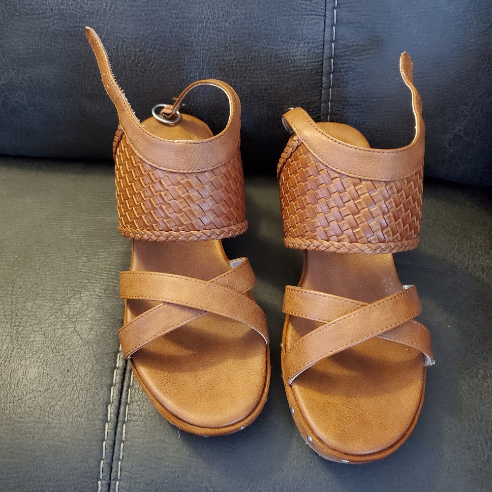 Girls shoes